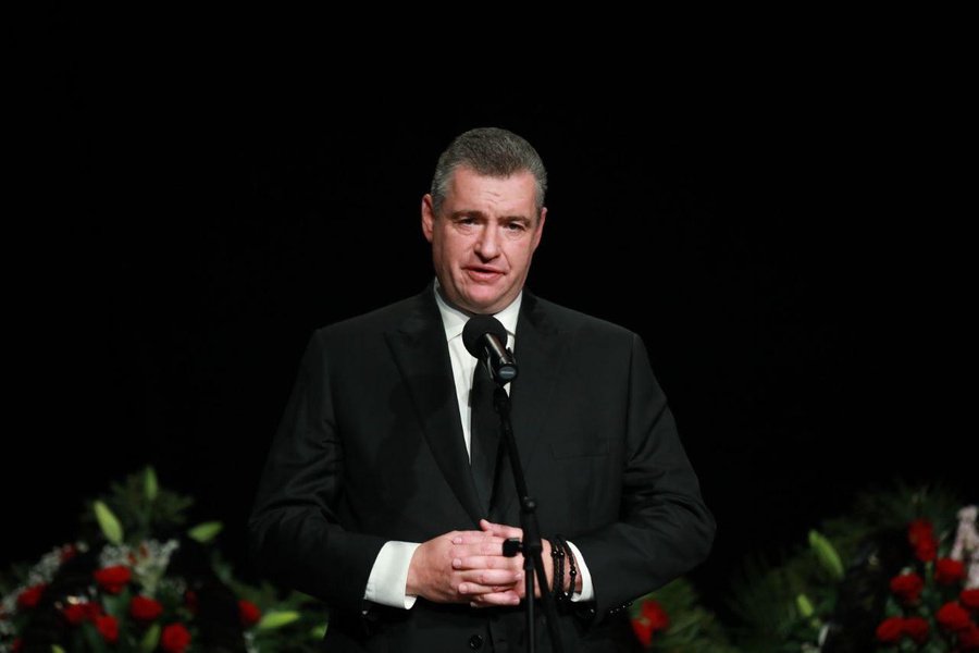 Рашистский депутат Слуцкий произнес нацистский лозунг на похоронах Дугиной (Видео)