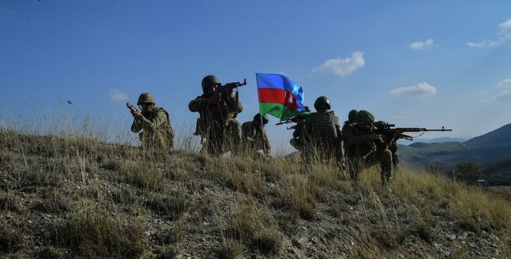 На границе Азербайджана и Армении начались боевые действия (Видео)