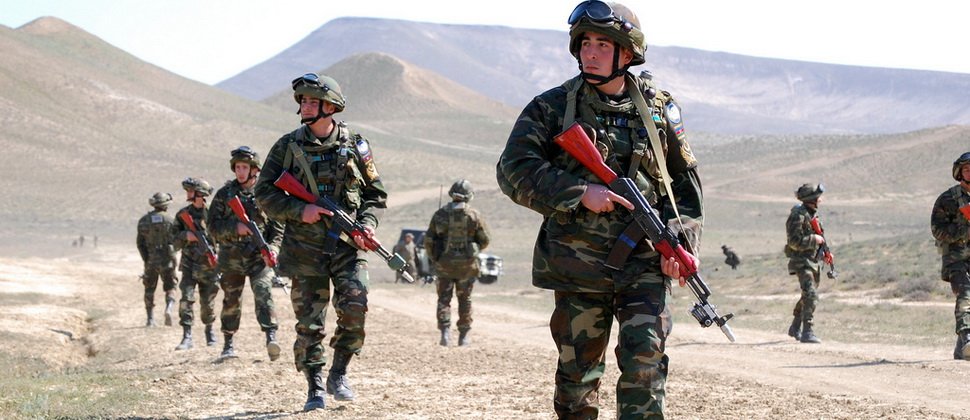 Ночью на границе Азербайджана с Арменией начались бои. Армения обратилась за помощью к России