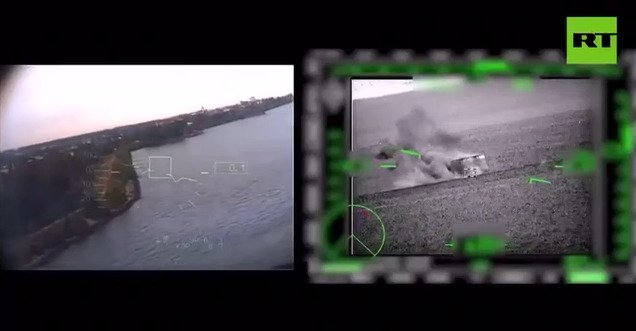 Минобороны РФ показало видео «уничтожения баржи ВСУ», которая оказалась старой опорой моста