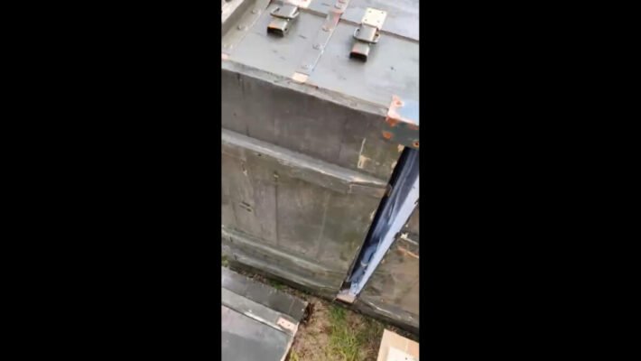 Наибольшие сокровища для оккупанта унитазы и стиралки: Солдаты РФ пытались вывезти стиральные машинки в ящиках для снарядов (Видео)