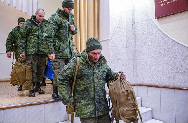 ✅Полуслепые и с грыжами – пригодны: российский командир выдал "мотивирующую" речь мобилизованным (Видео)