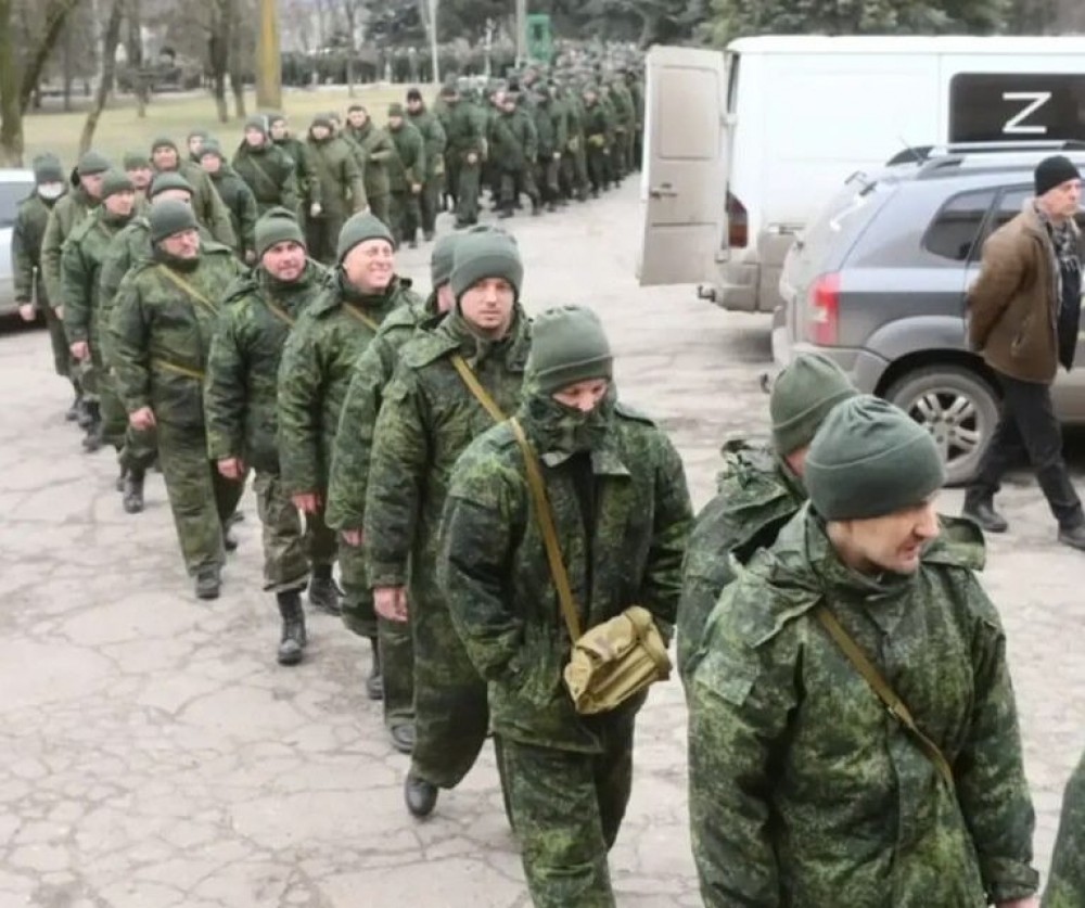 "Хорошо, хоть автоматы не заставляют покупать" – как Россия укомплектует своих мобилизованных (Аудио)