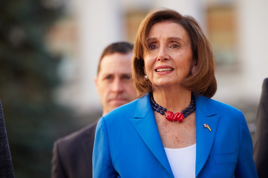 Неизвестный ворвался в дом Пелоси и напал на ее мужа. Он ранен