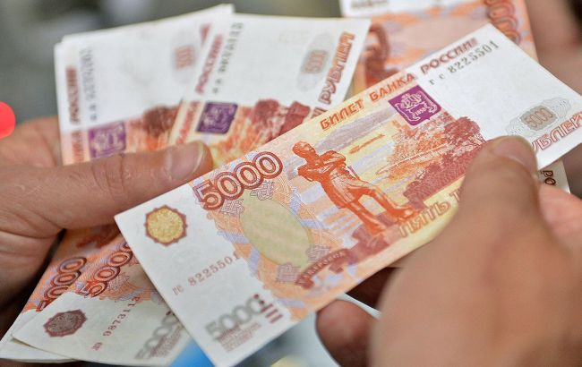 В РФ женщины нашли способ нажиться на оккупантах, даже если они с ними разведены (перехват)