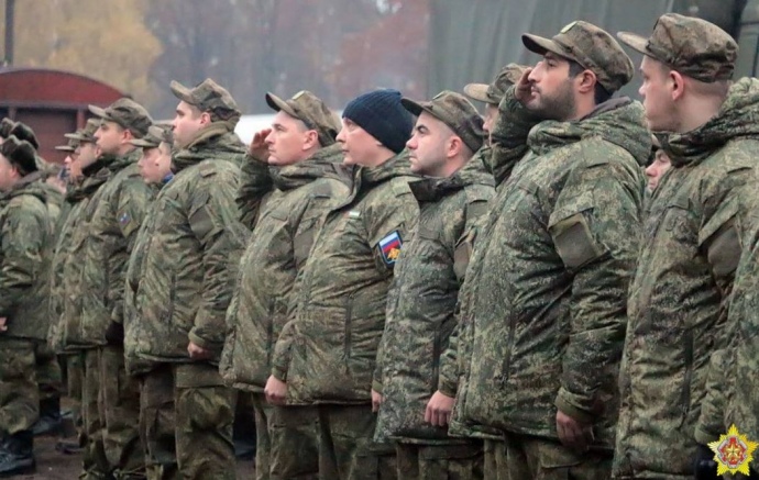 Под Мелитополем российские офицеры стали отбирать у "мобиков" печки, обогреватели и аптечки