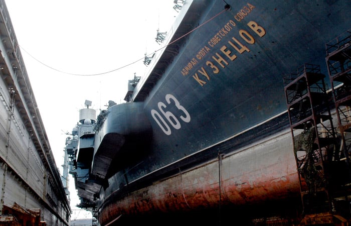 В России на единственном авианосце «Адмирал Кузнецов» произошел пожар