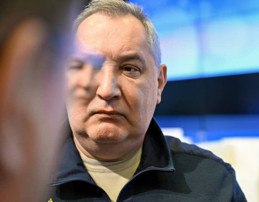 Похоже, задницу Рогозина под обстрел подставил Пригожин. Старый уголовник решил устранить конкурента, который не услышал предупреждение