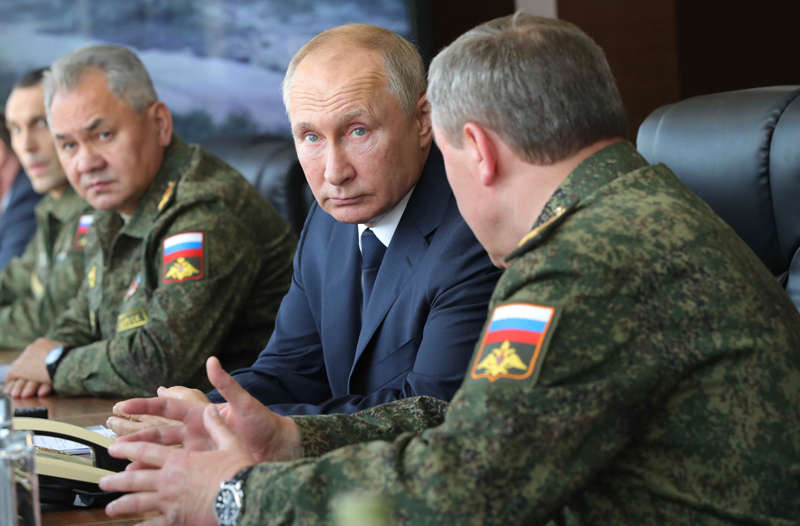 Верхушка РФ понимает, что облажалась с войной в Украине. Чтобы избежать пропасти, им нужно договориться с Западом. И Путин осознает эту угрозу