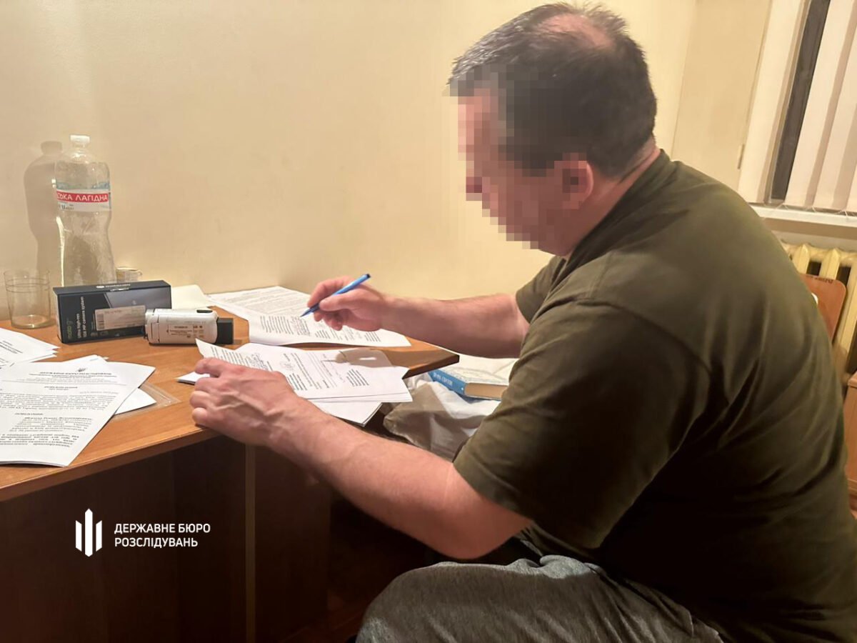 Руководство комиссии Медицинских сил ВСУ поймали на взятке, дома обнаружили миллионы наличных
