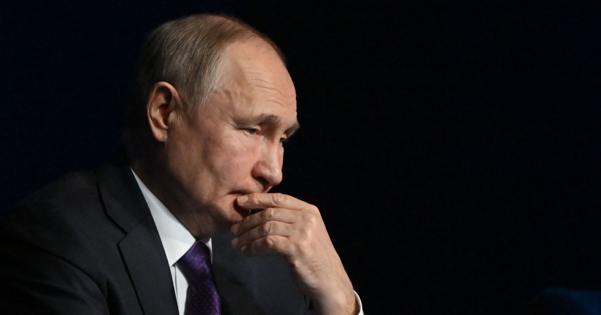 Сдать Путина. Из желающих уже выстроилась очередь.