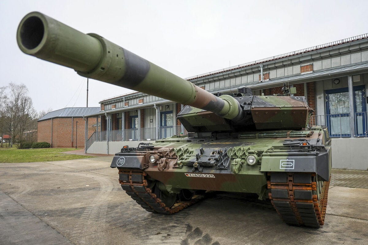 Der Spiegel: В Украину прибыли 18 немецких танков Leopard 2