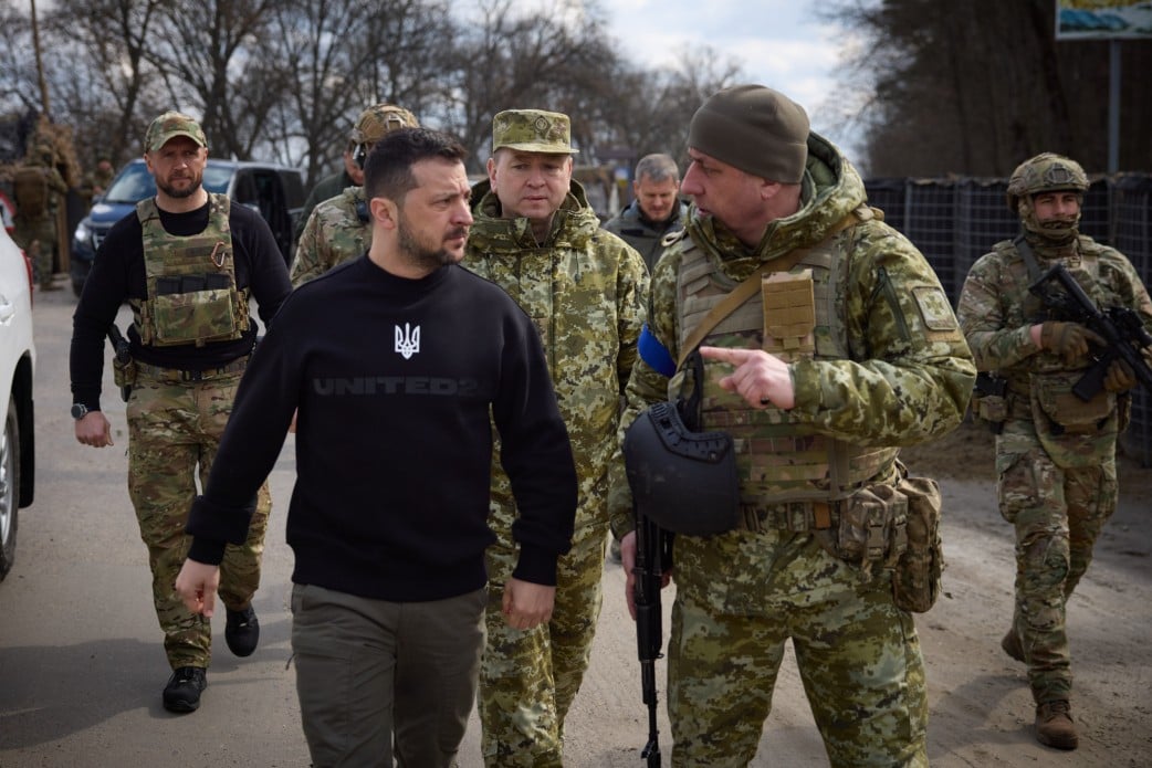 Зеленский съездил на границу с Россией, проверил готовность к обороне