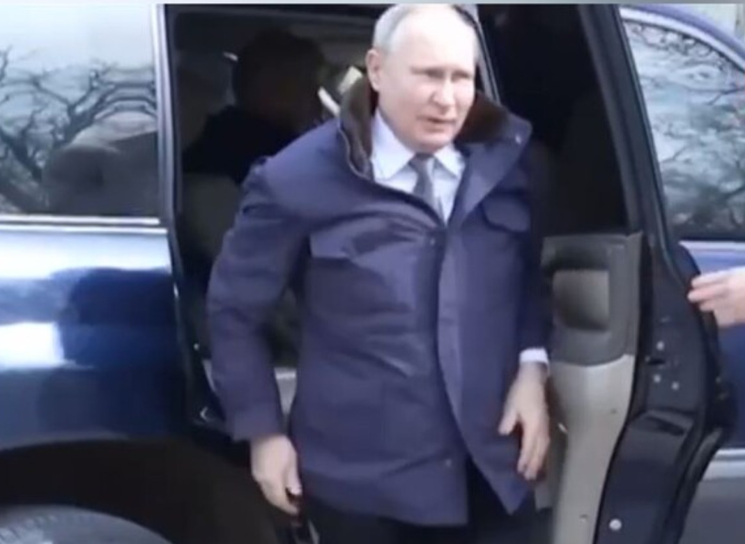 Премьер Литвы о визите Путина на оккупированные территории: Он хочет казаться похожим на Зеленского