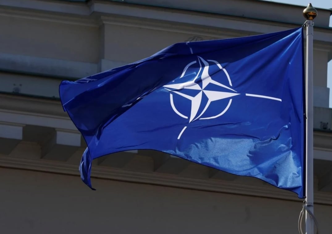 Крупнейшая группа депутатов Европарламента призвала пригласить Украину в НАТО на грядущем саммите