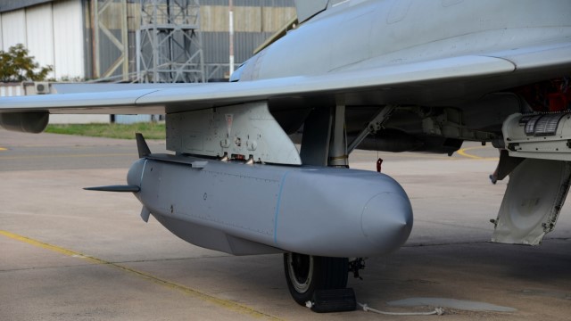 Британия поставила Украине дальнобойные ракеты Storm Shadow