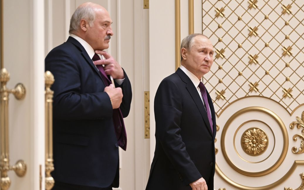 "Если рухнет Россия, мы все погибнем": Лукашенко заговорил о "худшем" и пожаловался на НАТО