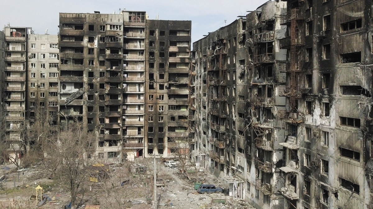 Андрющенко показал, что произошло с центром оккупированного Мариуполя (Видео)