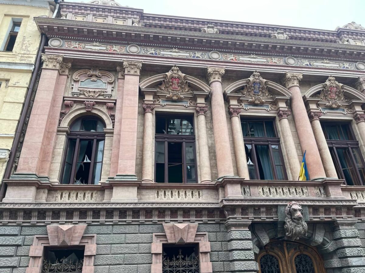 Оккупанты за ночь повредили 25 памятников архитектуры в центре Одессы.