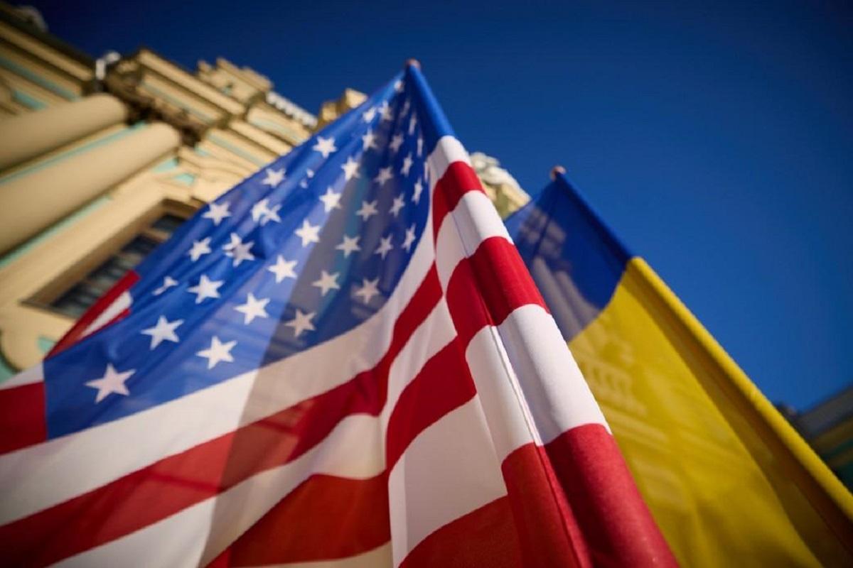 Лидер республиканцев в Сенате США призвал Байдена ускорить вооружение Украины