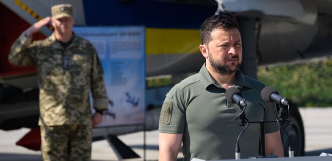 Зеленский: Украинское дальнобойное оружие поразило цель на расстоянии в 700 км