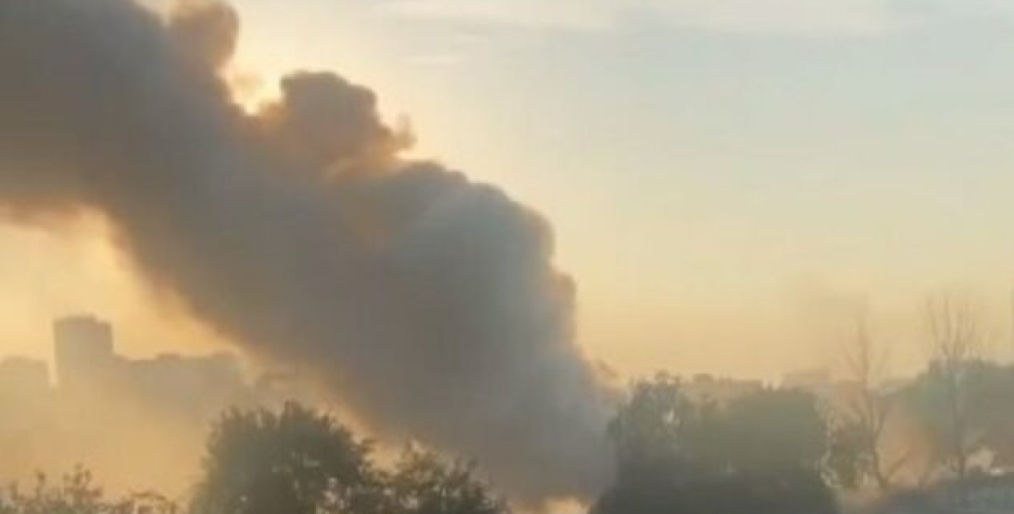 СМИ: Под Москвой после прилета дрона горит цех по производству электроники для ракет "Калибр"