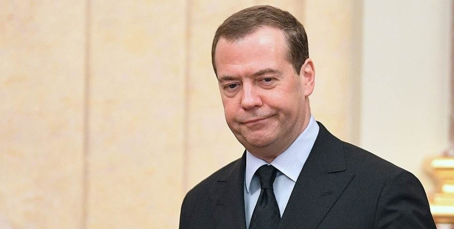 Медведев занервничал из-за указа Зеленского о территориях РФ