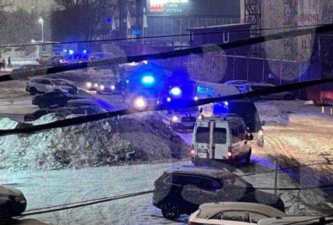 В Санкт-Петербурге дрон атаковал территорию завода, произошел пожар: Видео