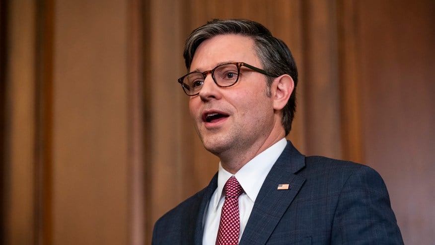 Сенат США принял законопроект о помощи Украине. Палата представителей обещает его заблокировать