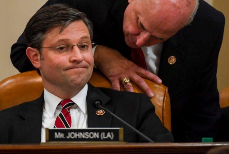 Уволить Джонсона