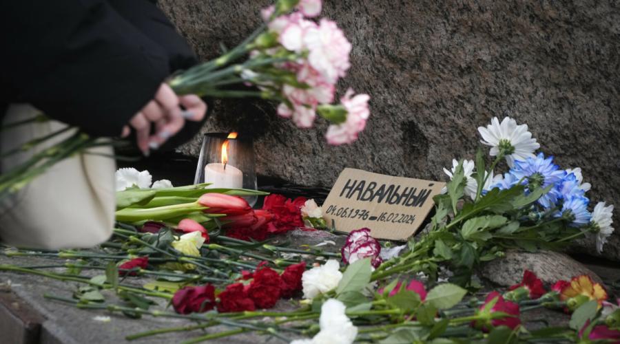 "Русский" = мародер! Вагнерята обворовали мемриалы Навального!