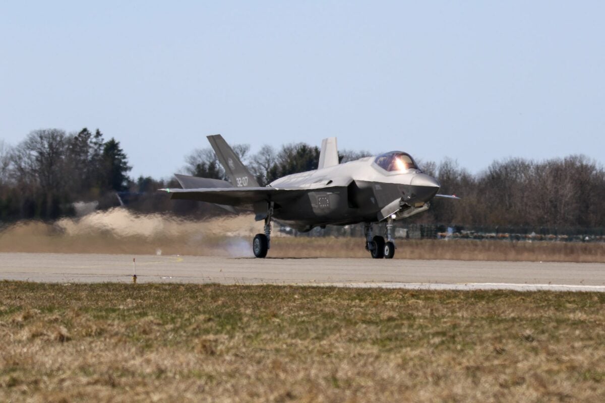 СМИ: Американские самолеты F-35 участвуют в миссиях над территорией Украины
