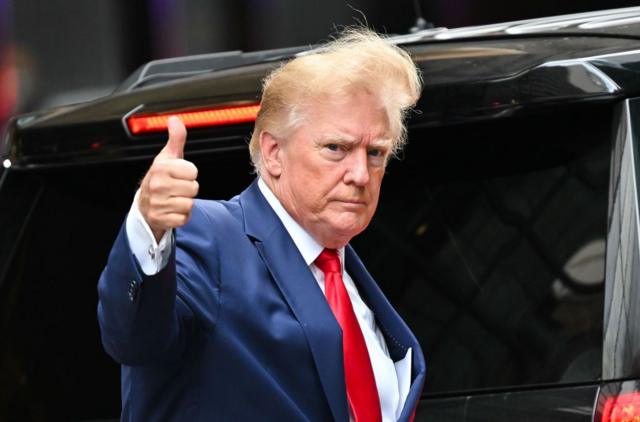 Никто не знает, что будет делать Трамп, даже сам Трамп, - американский политтехнолог