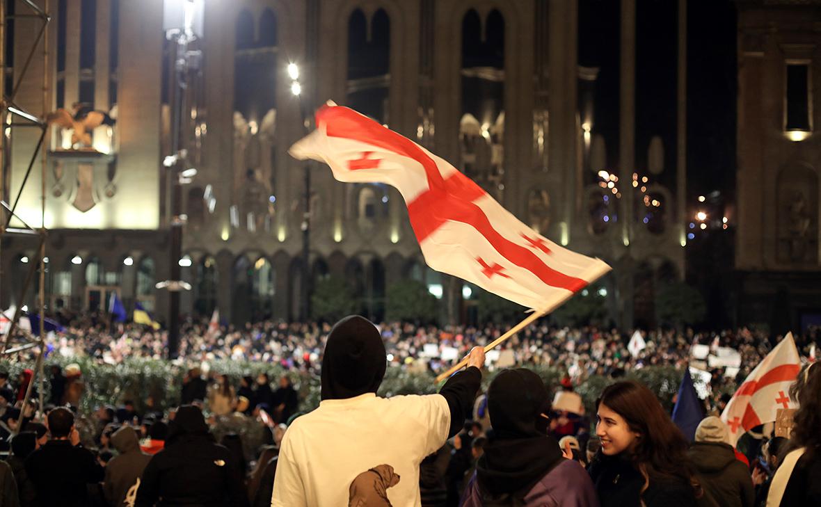 Массовые задержания и избиения: в Грузии обостряются протесты против скандального закона