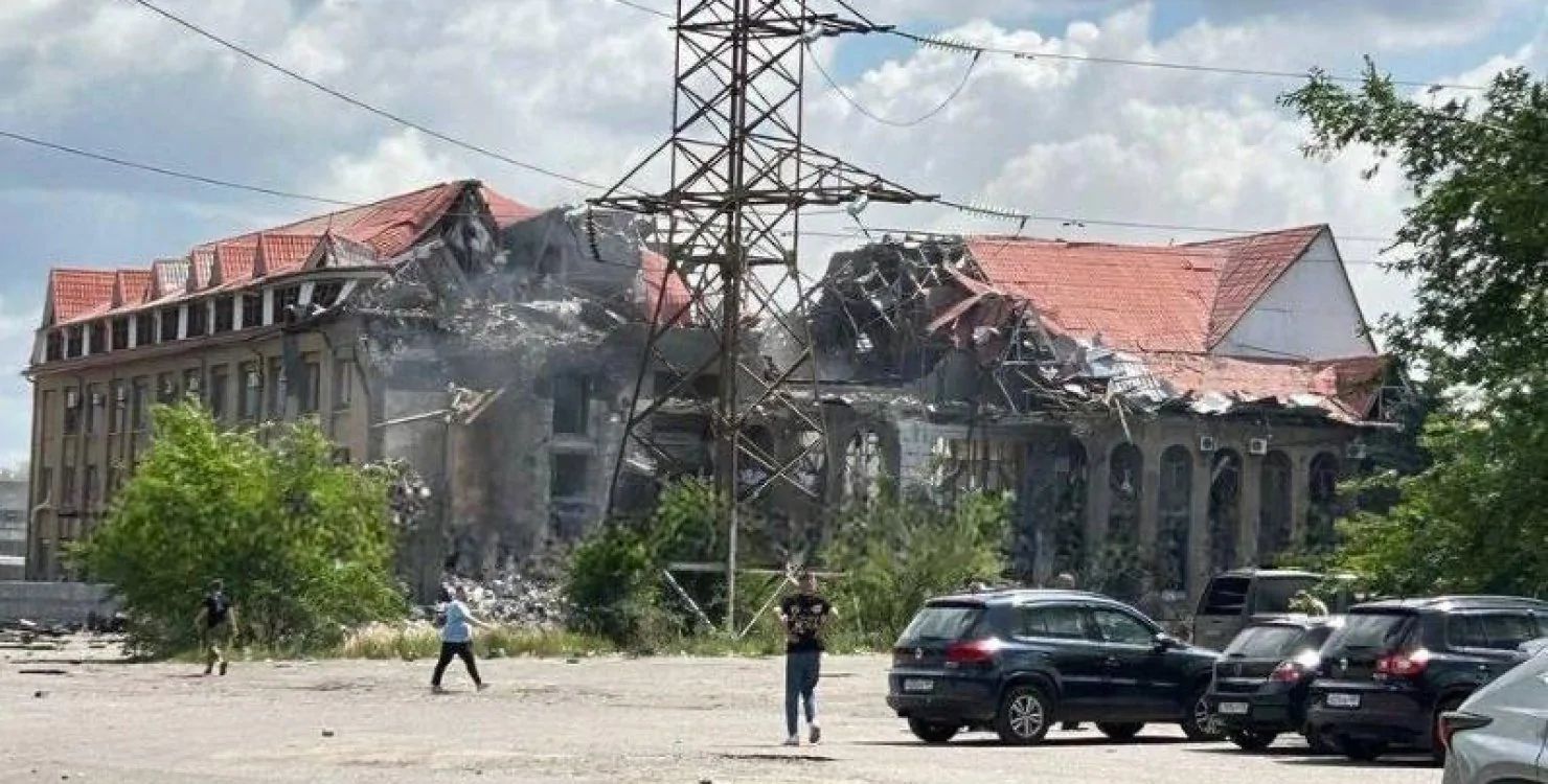 ⚡В оккупированном Луганске прогремели взрывы в районе казарм и аэропорта (Видео)