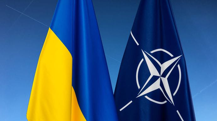 Украина могла бы вступить в НАТО по немецкому сценарию: экс-министр обороны Польши сказал, что для этого нужно
