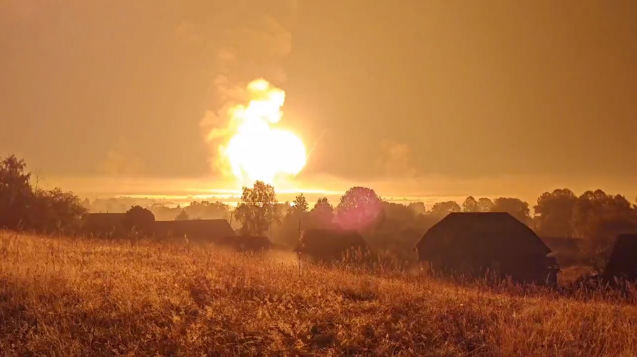 СМИ назвали возможное оружие, которым Украина подорвала склады боеприпасов россиян