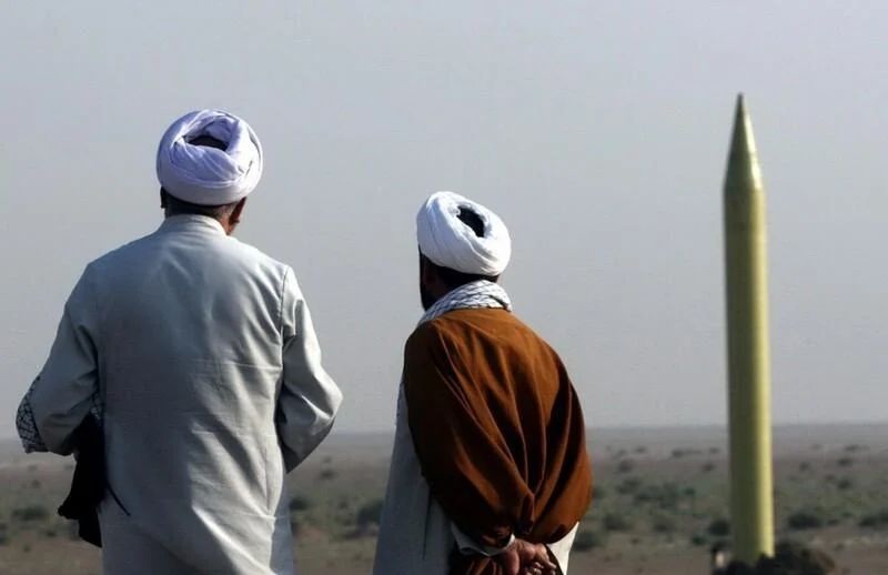 США полагают, что Иран готовится атаковать Израиль баллистикой в ближайшие 12 часов – СМИ