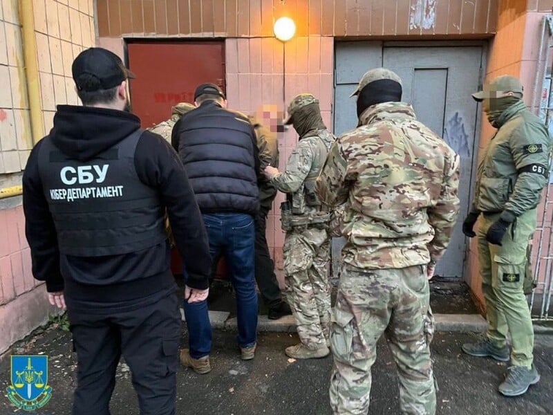 Оправдывал преступления РФ и выражал желание убийства украинцев: в Киеве задержали чиновника "Укрэнерго". Видео