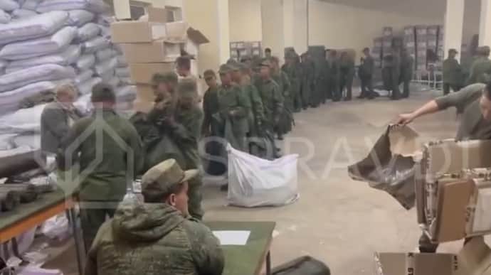 Выдали российскую форму: в сети появилось новое видео с солдатами КНДР на России