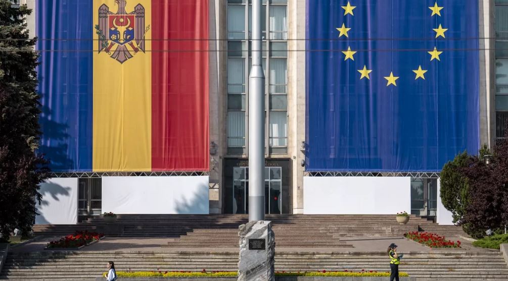 Выборы и референдум в Молдове признали состоявшимися: предварительные результаты