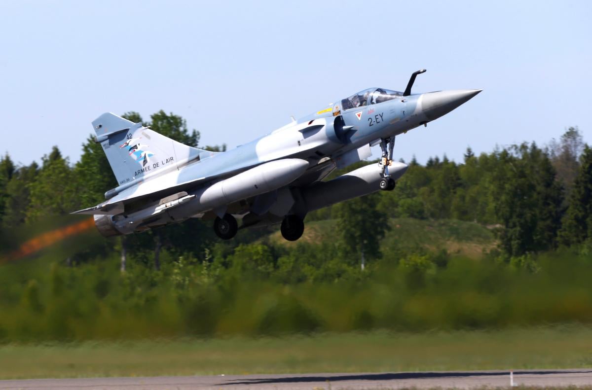 Украина получит первые Mirage 2000-5 в апреле, чего от них ждать - Forbes