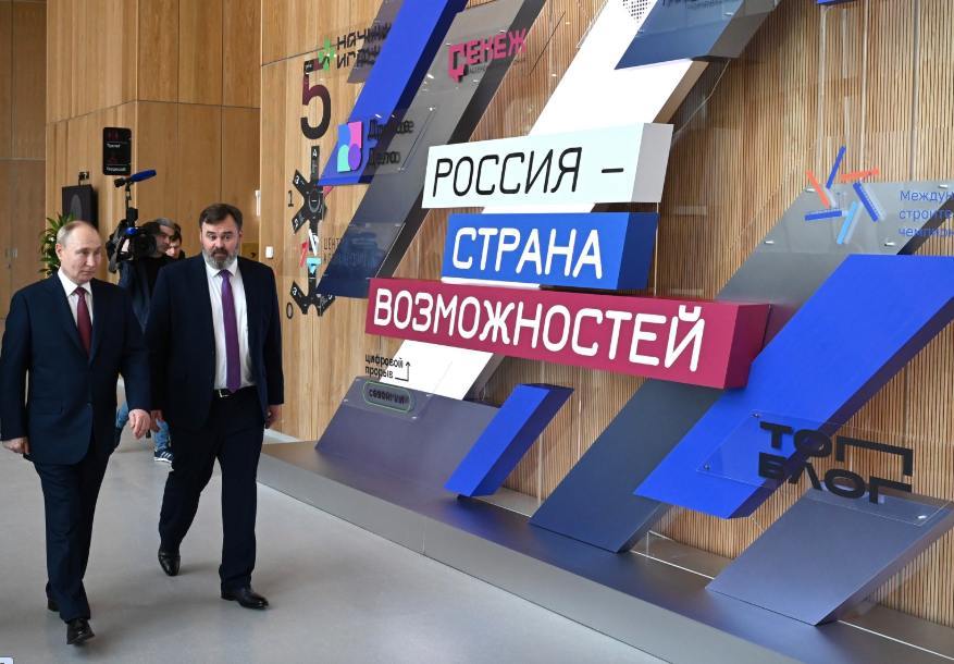РосСМИ: Кремль начал готовить чиновников к окончанию войны в Украине