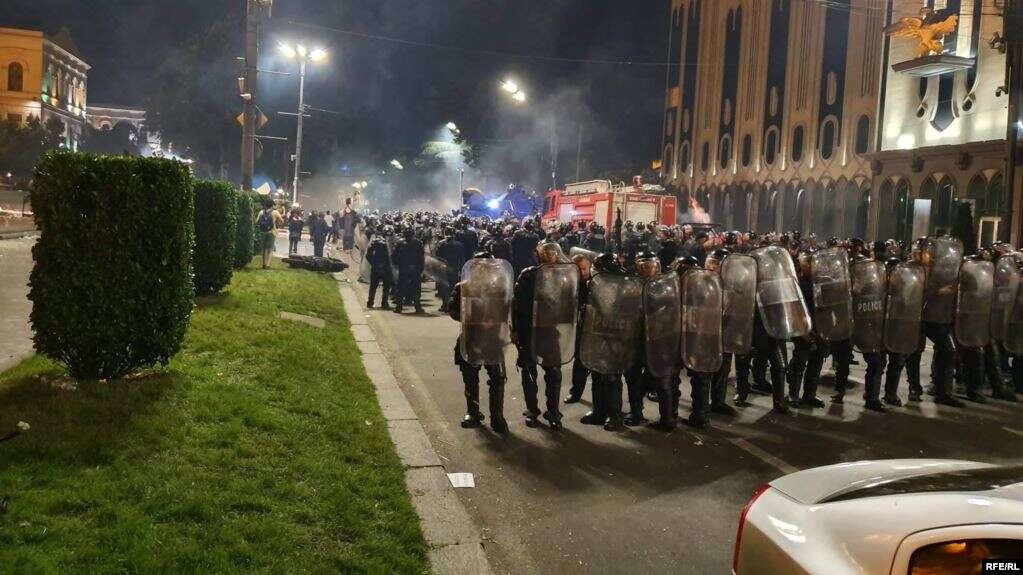 Армия сейчас на власть зла”: в Грузии спрогнозировали, что будет в случае введения Путиным войск