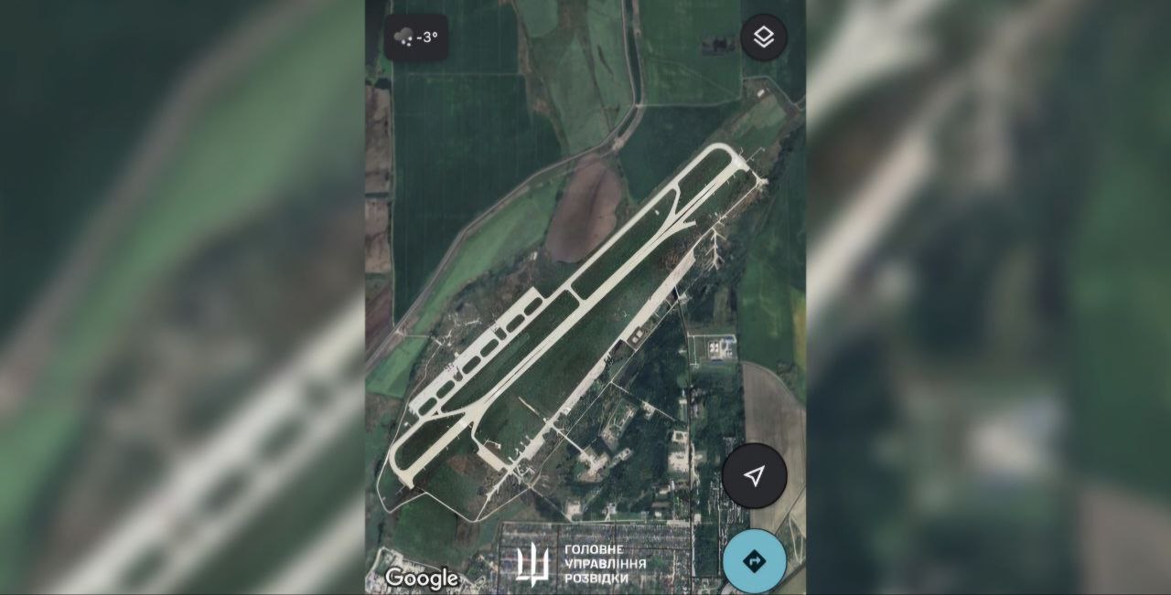 В РФ прямо на аэродроме сгорел истребитель Су-30, повреждены три железнодорожных локомотива – ГУР