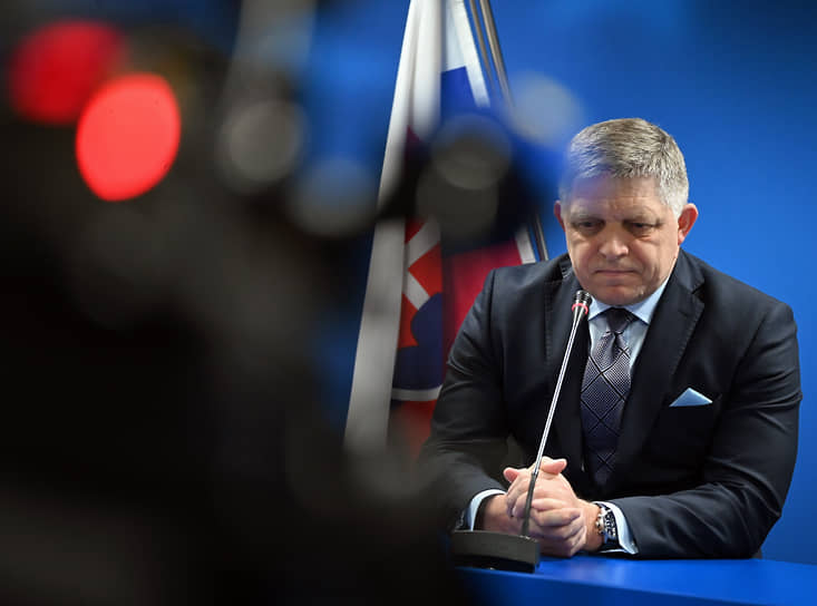 Фицо заявил, что Зеленский якобы предлагал ему €500 млн за голос по членству Украины в НАТО