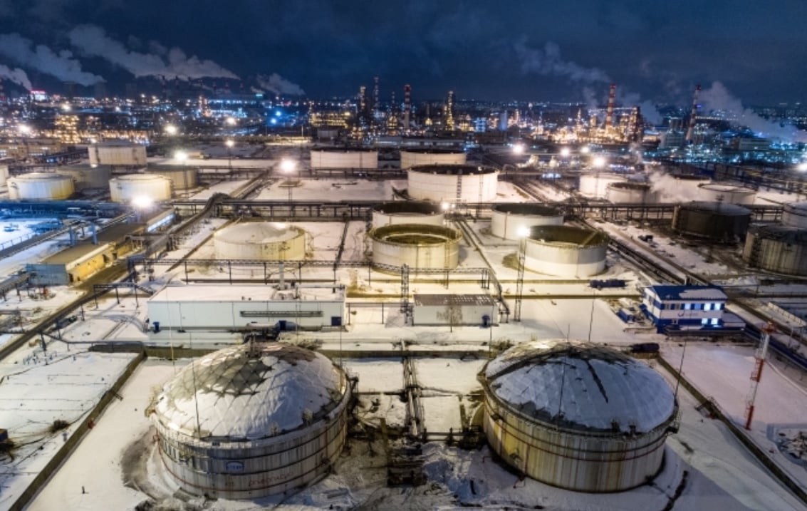 РосСМИ: Суд обязал «Яндекс» скрыть на картах один из крупнейших НПЗ России из-за атак дронов