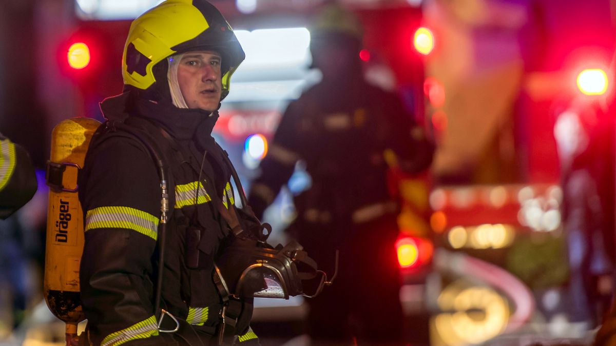 Ночная атака РФ на Киев: обломки БпЛА попали в многоэтажку (Видео)