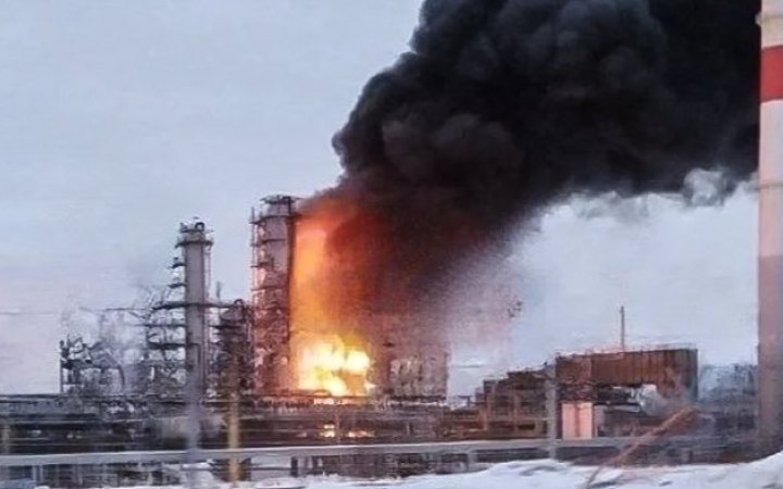 Удары по НПЗ создают коллапс в России