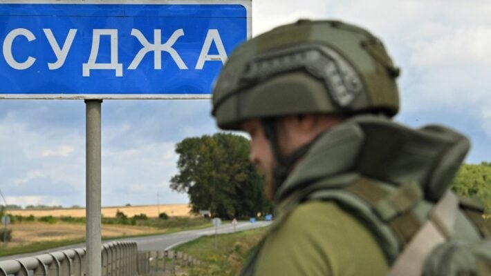 РФ целенаправленно ударила по интернату в Судже, где местные россияне ждали эвакуации. Под завалами почти 100 человек